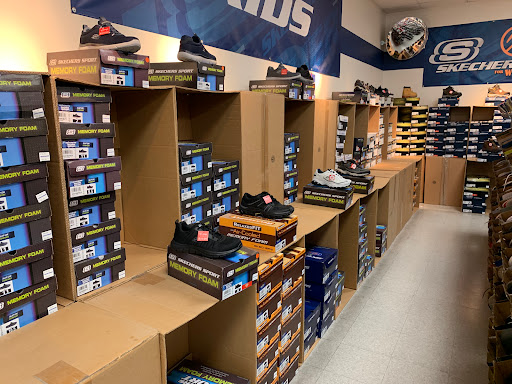 Shoe Store «SKECHERS Factory Outlet», reviews and photos, 250 E Palm Dr #160, Florida City, FL 33034, USA