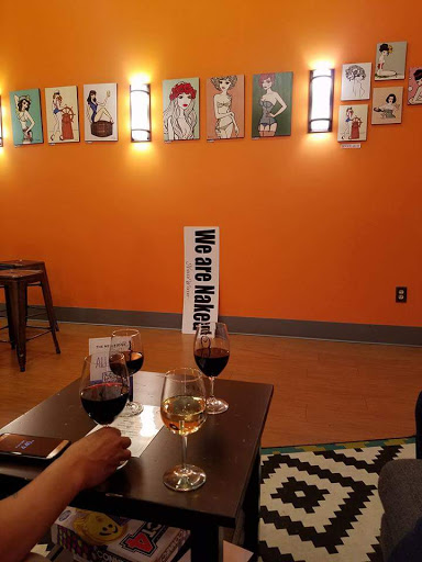 Wine Bar «Naked Winery McMinnville Tasting Room», reviews and photos, 211 NE 3rd St, McMinnville, OR 97128, USA