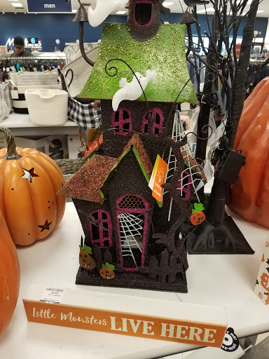 Department Store «Marshalls», reviews and photos, 275 Needham St, Newton, MA 02464, USA