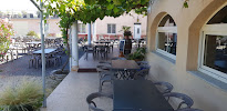 Atmosphère du Restaurant Les lauriers,anciennement la petite bouffe à Vallon-Pont-d'Arc - n°6