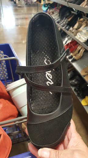 Thrift Store «Goodwill Retail Store of Springfield – Battlefield», reviews and photos, 3151 S Kansas Expy, Springfield, MO 65807, USA