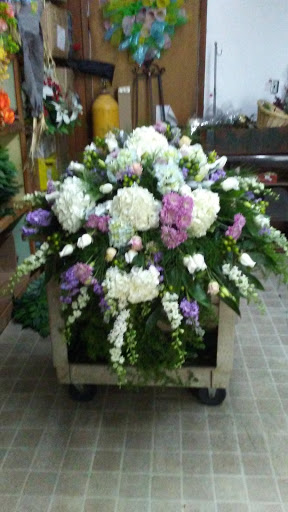 Florist «Camden Florist», reviews and photos, 212 W Main St, Camden, TN 38320, USA