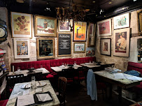 Atmosphère du Restaurant français Heureux comme Alexandre - Saint Michel à Paris - n°17