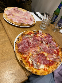 Pizza du Restaurant italien Bombolò Epicerie-Pizzeria-Oenothèque-Traiteur Italien à Paris - n°9