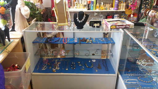 Non-Profit Organization «St. Vincent de Paul Thrift Store», reviews and photos, 213 Main St, West Chicago, IL 60185, USA