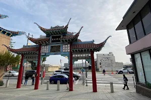 Sun Yat-Sen Statue image