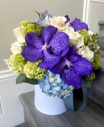 Florist «Fleur De Lis Florists», reviews and photos, 6588 Quinton Ln, Tujunga, CA 91042, USA