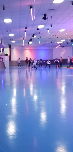 Roller Skating Rink «Bonaventure Always Family Friendly Skating Center And Birthday Parties», reviews and photos, 24505 Halsted Rd, Farmington Hills, MI 48335, USA