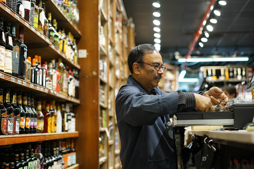 Liquor Store «Beekman Liquors», reviews and photos, 500 Lexington Ave, New York, NY 10017, USA