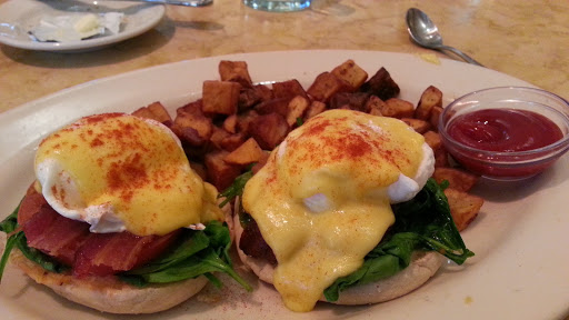 Restaurant «The Cheesecake Factory», reviews and photos, 1350 Stoneridge Mall Rd, Pleasanton, CA 94588, USA