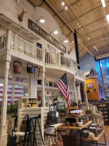 Sporting Goods Store «Bass Pro Shops», reviews and photos, 11550 Lakeridge Pkwy, Ashland, VA 23005, USA