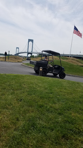 Public Golf Course «Trump Golf Links, Ferry Point», reviews and photos, 500 Hutchinson River Pkwy, Bronx, NY 10465, USA