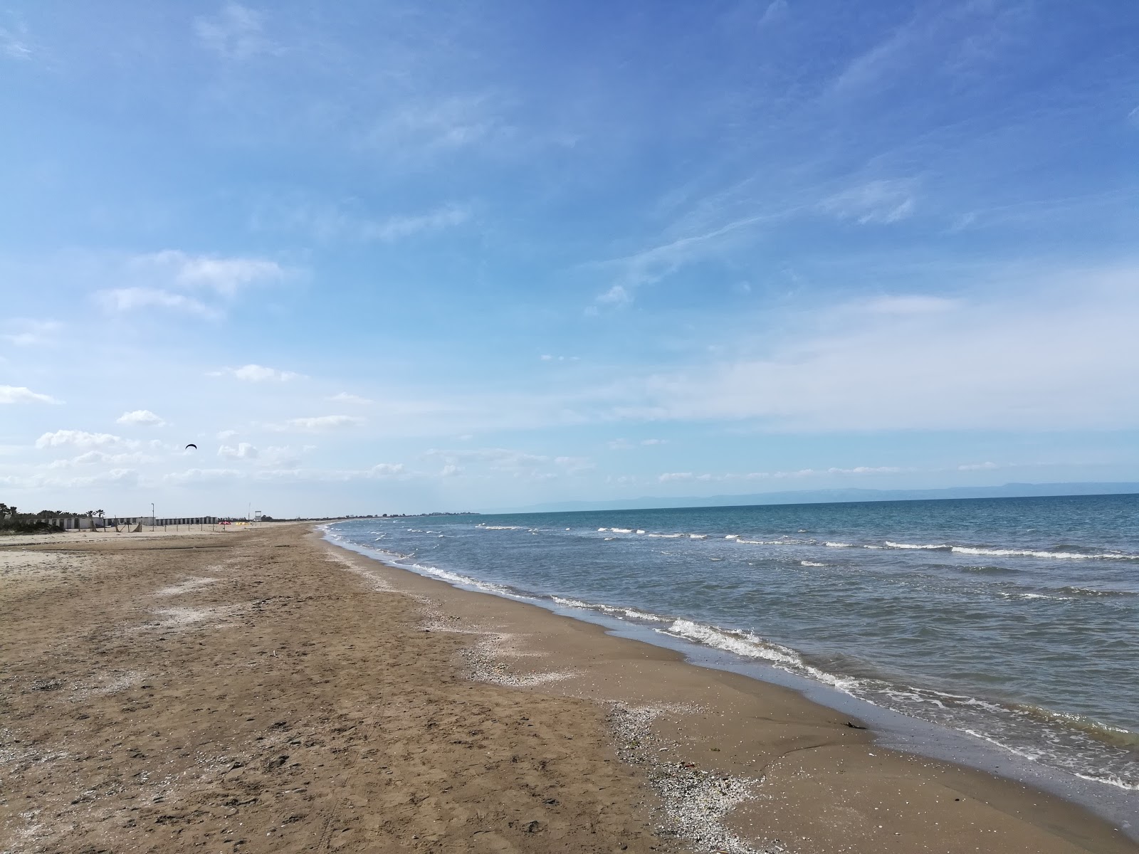 Φωτογραφία του Litoranea di Ponente με καφέ άμμος επιφάνεια