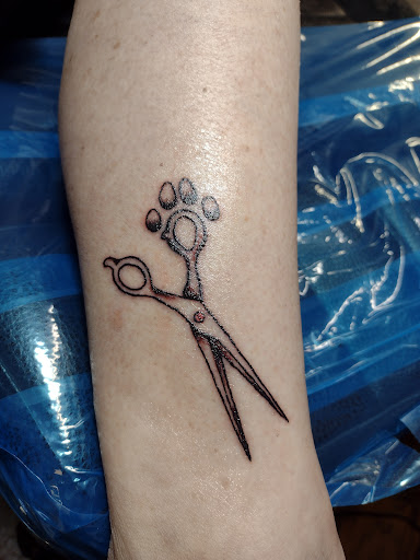 Tattoo Shop «Black Pearl Tattoo Studio & Gallery», reviews and photos, 509 Main St, Hyannis, MA 02601, USA