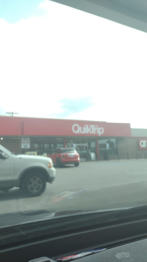 Gas Station «QuikTrip», reviews and photos, 1010 E Douglas Ave, Wichita, KS 67211, USA