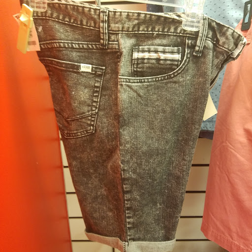 Shopping Mall «Fairfield Shopping Center», reviews and photos, 5322 Lord Dunmore Ct, Virginia Beach, VA 23464, USA