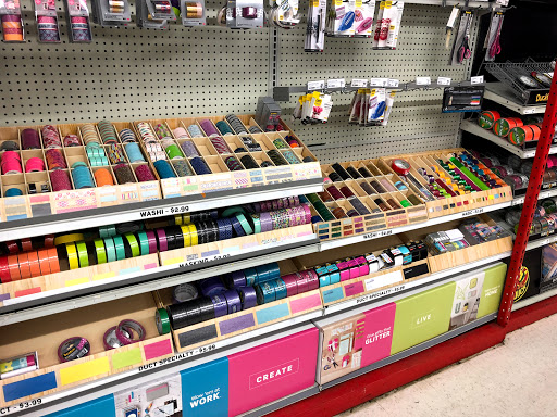 Office Supply Store «Staples», reviews and photos, 547 River Rd, Edgewater, NJ 07020, USA