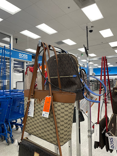 Clothing Store «Ross Dress for Less», reviews and photos, 3200 Laclede Station Rd, Maplewood, MO 63143, USA