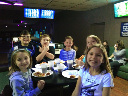 Bowling Alley «Alley 59 Bowling Center», reviews and photos, 44925 N Groesbeck Hwy, Charter Twp of Clinton, MI 48036, USA
