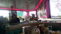 Atmosphère du Restaurant américain Tommy's Diner à Mondeville - n°3