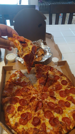 Pizza Restaurant «Round Table Pizza», reviews and photos, 598 E Baseline Rd, Claremont, CA 91711, USA