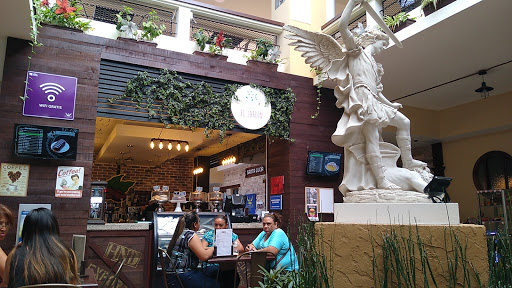 El Jardín Café & Bistro
