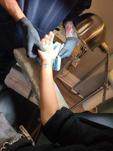 Tattoo Shop «Prophecy Ink Tattoo Studio & Fine Art Gallery», reviews and photos, 907 Baxter Ave, Louisville, KY 40204, USA