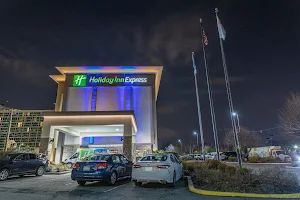 Holiday Inn Express Newark Airport – Elizabeth, an IHG Hotel image