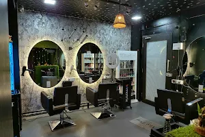 Nj's Lounge - Salon & Academy image