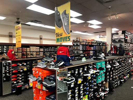 Shoe Store «Shoe Dept.», reviews and photos, 4731 Jonesboro Rd #210, Union City, GA 30291, USA