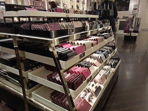 Shopping Mall «Clinton Crossing Premium Outlets», reviews and photos, 20 Killingworth Turnpike, Clinton, CT 06413, USA