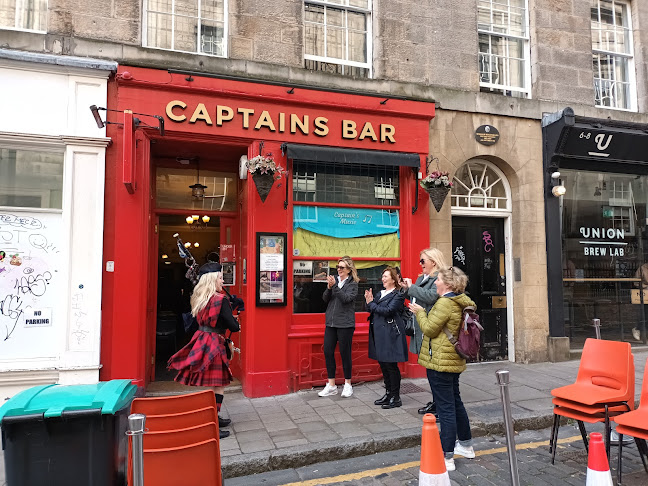 Captains Bar - Pub