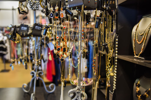 Clothing Store «Uptown Cheapskate», reviews and photos, 500 E Round Grove Rd #131, Lewisville, TX 75067, USA