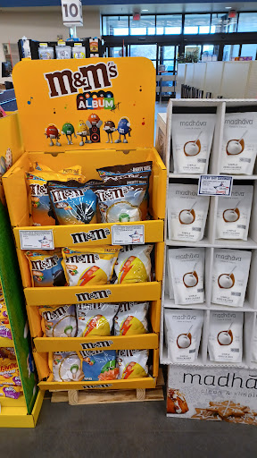 Grocery Store «Keesler Commissary», reviews and photos, 508 Larcher Blvd, Biloxi, MS 39534, USA