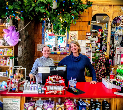 Toy Store «Mud Puddle Toys», reviews and photos, 1 Pleasant St, Marblehead, MA 01945, USA