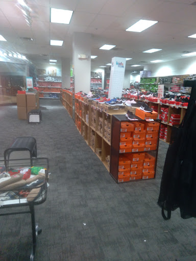 Shoe Store «Off Broadway Shoe Warehouse», reviews and photos, 8600 Ward Pkwy, Kansas City, MO 64114, USA