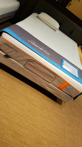 Furniture Store «Ashley HomeStore», reviews and photos, 2787 W Market St, Fairlawn, OH 44333, USA