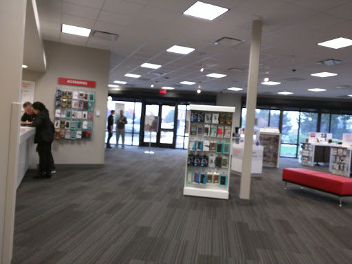 Cell Phone Store «Verizon», reviews and photos, 668 S Rand Rd, Lake Zurich, IL 60047, USA