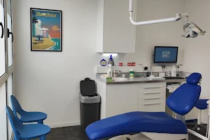 Cabinet Dentaire Exercice Drs NEUMAN, GROSSMAN, CLERIGUES, CASTALDO, JOSSE image