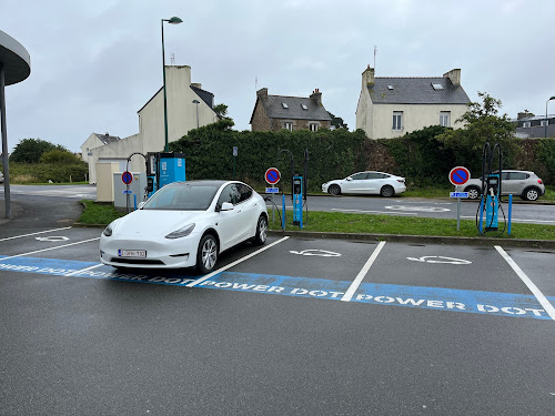 Borne de recharge de véhicules électriques Powerdot Charging Station Saint-Pol-de-Léon