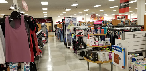 Department Store «T.J. Maxx & HomeGoods», reviews and photos, 111 Taunton St, Plainville, MA 02762, USA