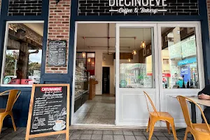 Diecinueve coffee and bakery image
