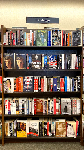 Book Store «Barnes & Noble Booksellers Moorestown», reviews and photos, 1311 Nixon Dr, Moorestown, NJ 08057, USA