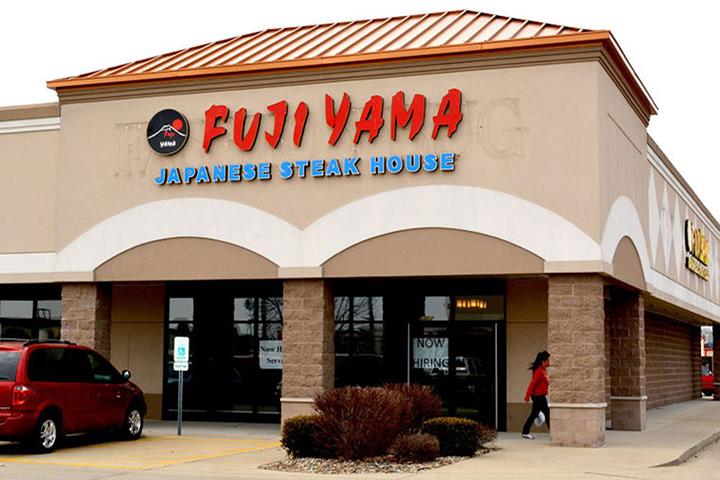 Fujiyama Japanese Steakhouse 61938