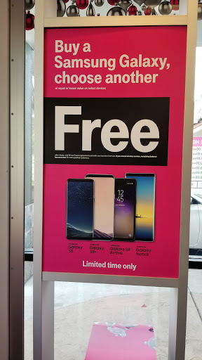 Cell Phone Store «T-Mobile», reviews and photos, 1290 E Bidwell St Suite 100, Folsom, CA 95630, USA