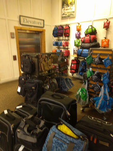 Clothing Store «L.L. Bean», reviews and photos, 4999 Old Orchard Shopping Center, Skokie, IL 60077, USA