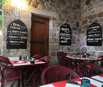 Atmosphère du Restaurant Le Castel à Lamastre - n°12