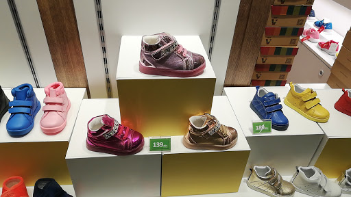 Stores to buy baby shoes Istanbul