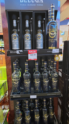 Liquor Store «Liquor Barn», reviews and photos, 287 E Dundee Rd, Wheeling, IL 60090, USA