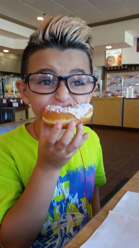 Donut Shop «Sesame Donuts - Scholls Ferry», reviews and photos, 12700 SW North Dakota St, Portland, OR 97223, USA